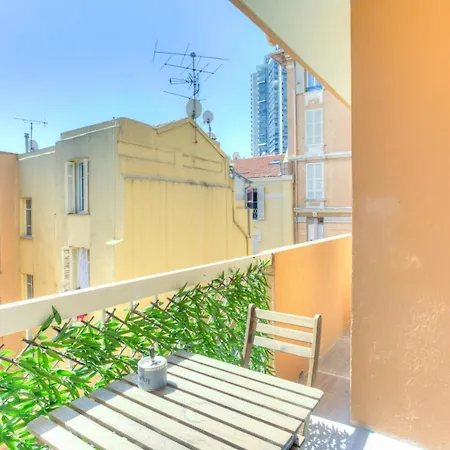 Апартаменты Tivoli Furnished Studio *
